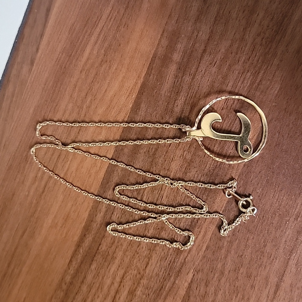Avon "L"   'l' L initial gold necklace